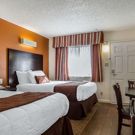 Rodeway Inn Wine Country Rohnert Park Buitenkant foto