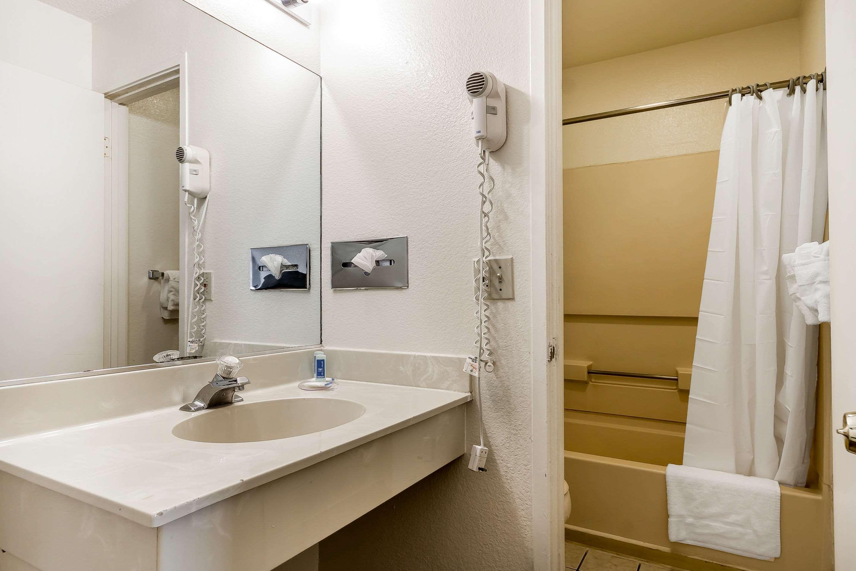 Rodeway Inn Wine Country Rohnert Park Buitenkant foto